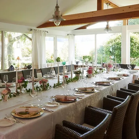 Romantik Zum Rosenhof Отель Hesserode