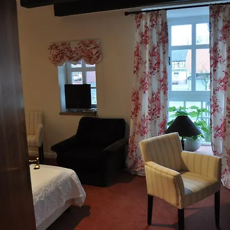 Отель Romantik Zum Rosenhof 4*