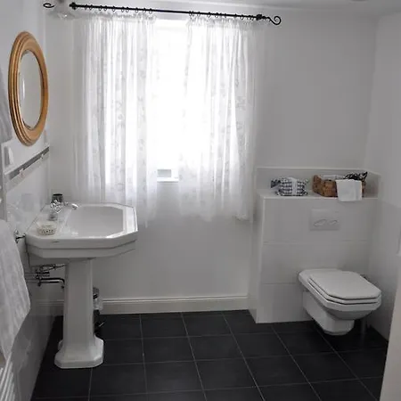 Romantik Zum Rosenhof Отель Hesserode