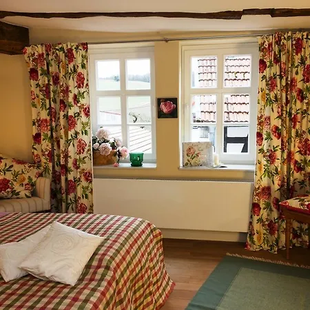 Romantik Zum Rosenhof Hotel 4*
