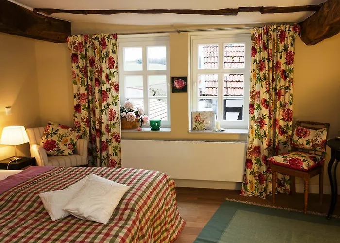 Romantik Zum Rosenhof 酒店 4*